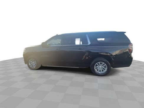 Used 2023 Chevrolet Suburban LT RWD image 5