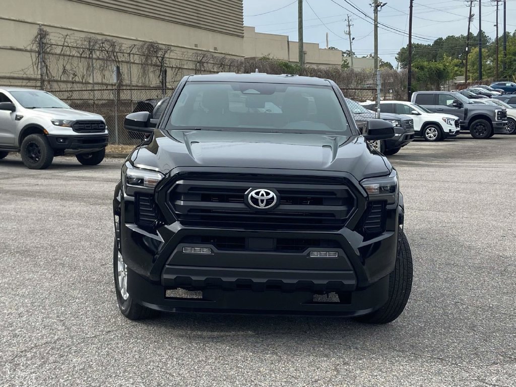 Used 2025 Toyota Tacoma SR5 RWD image 4