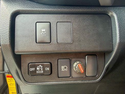 Used 2021 Toyota Tacoma SR5 RWD image 14