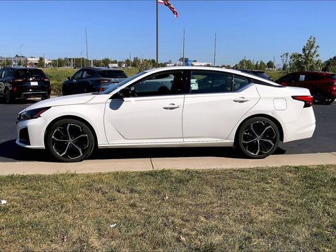 Used 2026 Nissan Altima 2.5 SR FWD image 11