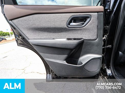 Used 2023 Nissan Rogue SV image 56