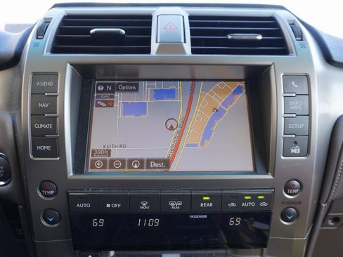 Used 2017 Lexus GX 460 Premium image 10