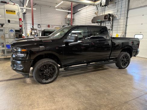 Certified 2025 RAM 2500 Big Horn AWD/4WD image 29