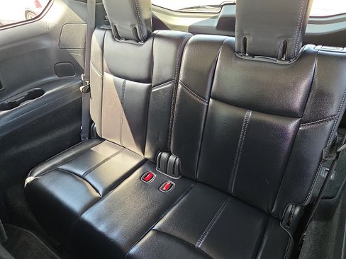 Used 2019 Nissan Pathfinder SL AWD/4WD image 10
