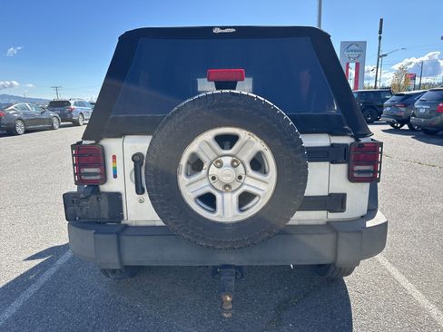 Used 2010 Jeep Wrangler Unlimited Sport AWD/4WD image 7