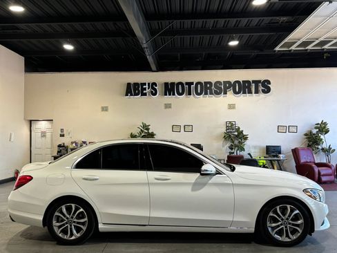 Used 2018 Mercedes-Benz C 300 Sedan image 4