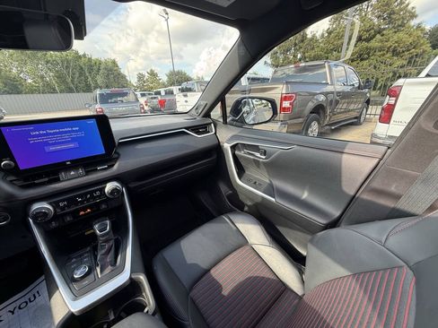 Used 2024 Toyota RAV4 XSE AWD/4WD image 19