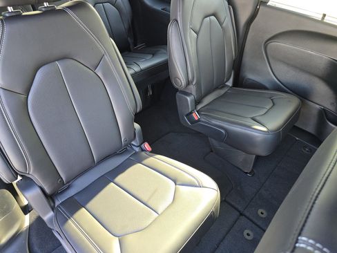 New 2026 Chrysler Pacifica Select w/ S Appearance Package FWD image 22