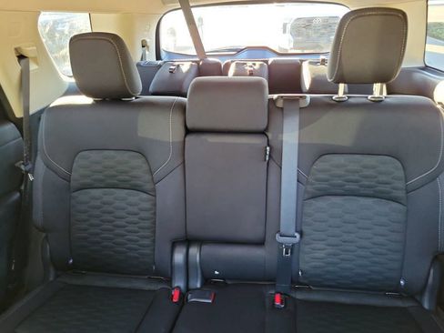 Used 2024 Nissan Pathfinder SV image 13