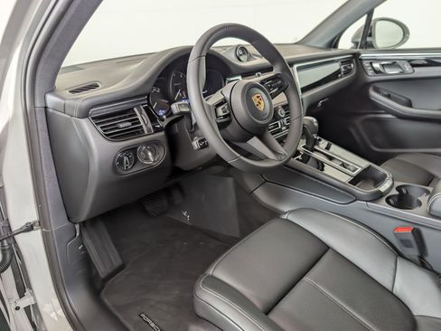 New 2026 Porsche Macan Turbo image 4