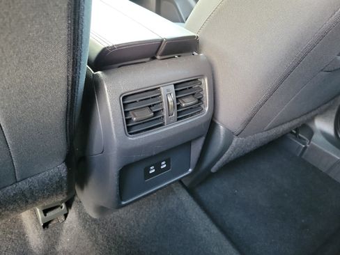 Used 2024 Nissan Rogue SV FWD image 15