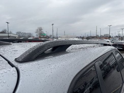 Used 2017 Jeep Cherokee Limited image 6