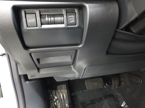 Certified 2025 Subaru Forester Premium AWD/4WD image 19