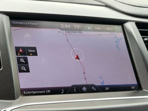 Used 2013 Lincoln MKS image 25