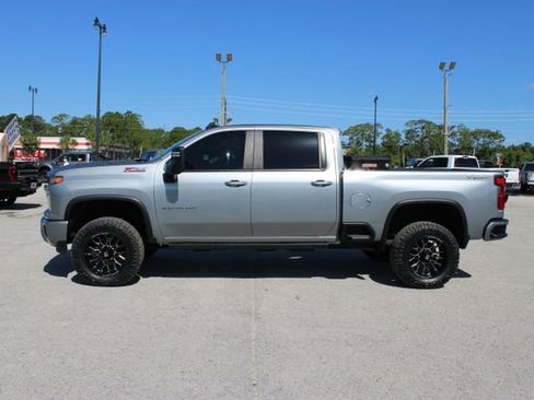 Used 2024 Chevrolet Silverado 2500 LT AWD/4WD image 6