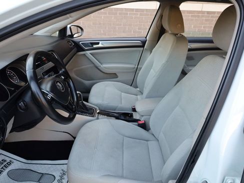 Used 2016 Volkswagen Golf S image 14