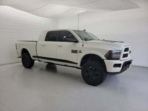 Used 2017 RAM 2500 Laramie w/ Sport Appearance Group AWD/4WD image 4