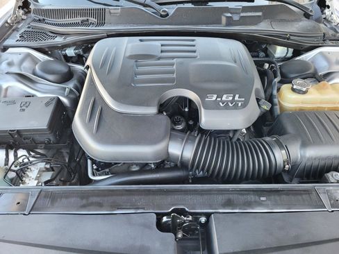 Used 2016 Dodge Challenger SXT image 32