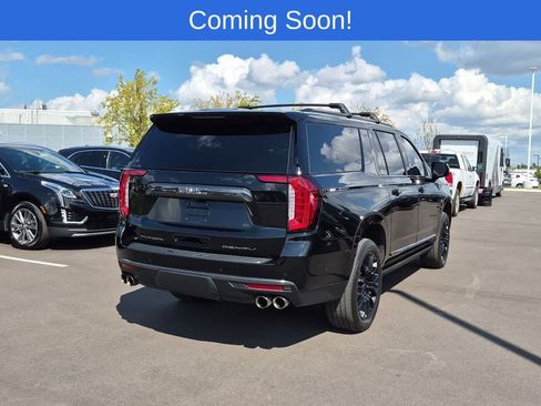Used 2023 GMC Yukon XL Denali Ultimate AWD/4WD image 6
