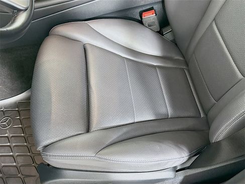 Used 2021 Mercedes-Benz GLC 300 4MATIC w/ Premium Package image 21