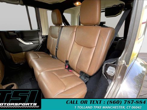 Used 2014 Jeep Wrangler Unlimited Sahara w/ Connectivity Group AWD/4WD image 24
