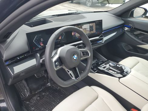 Used 2025 BMW 530i xDrive w/ M Sport Package image 10