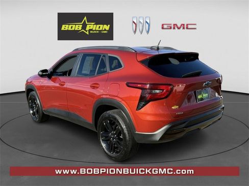 Certified 2024 Chevrolet Trax ACTIV w/ Sunroof Package image 5