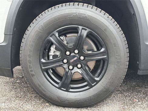 Used 2023 GMC Acadia AT4 w/ Technology Package AWD/4WD image 31