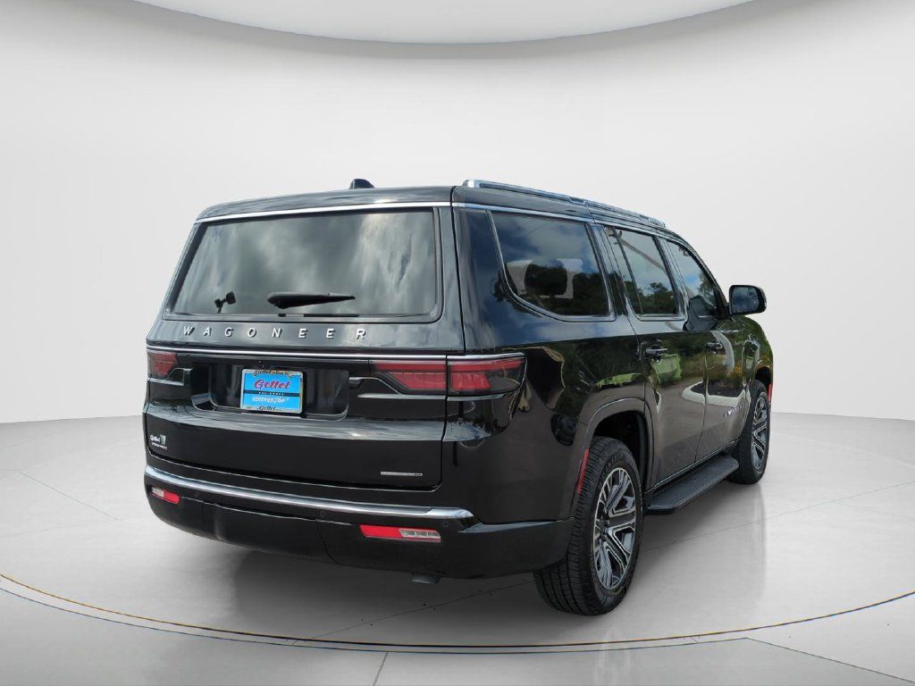 Used 2023 Jeep Wagoneer Series II AWD/4WD image 5
