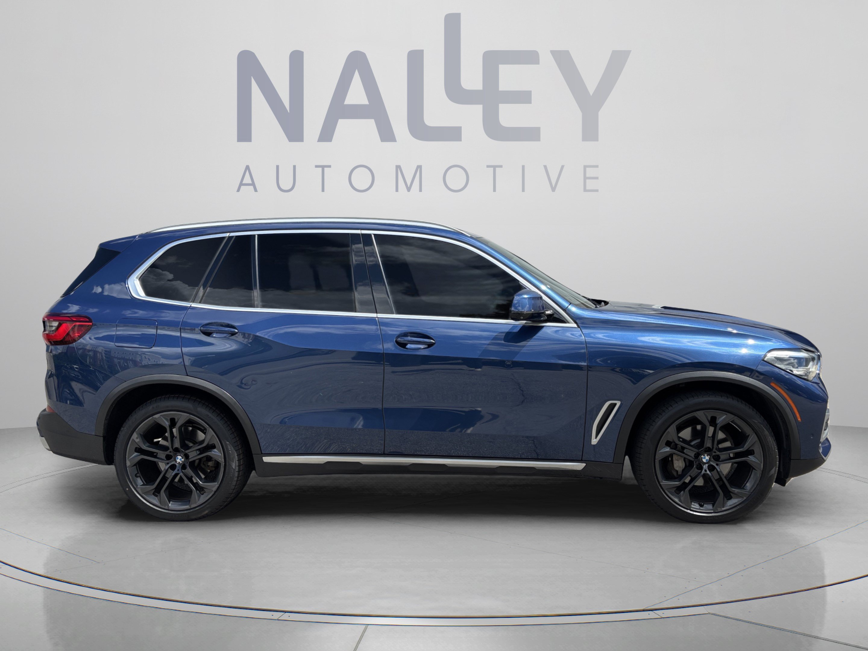 Used 2019 BMW X5 xDrive40i w/ Convenience Package AWD/4WD image 4