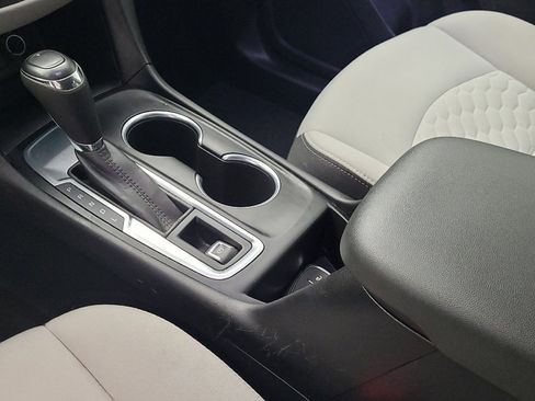 Used 2021 Chevrolet Equinox LS w/ LS Convenience Package FWD image 26