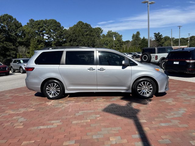 Used 2019 Toyota Sienna XLE Premium FWD image 37