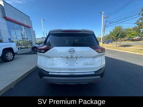 Used 2022 Nissan Rogue SV w/ SV Premium Package image 9