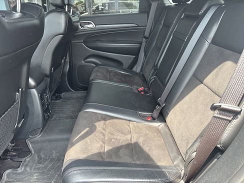 Used 2019 Jeep Grand Cherokee Altitude AWD/4WD image 17