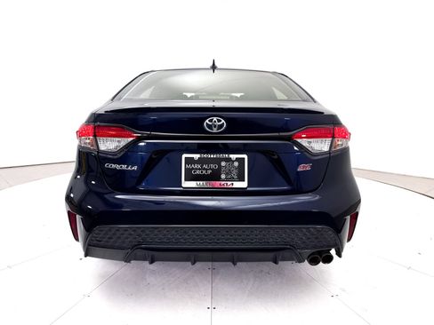 Used 2021 Toyota Corolla SE w/ SE Premium Package FWD image 11