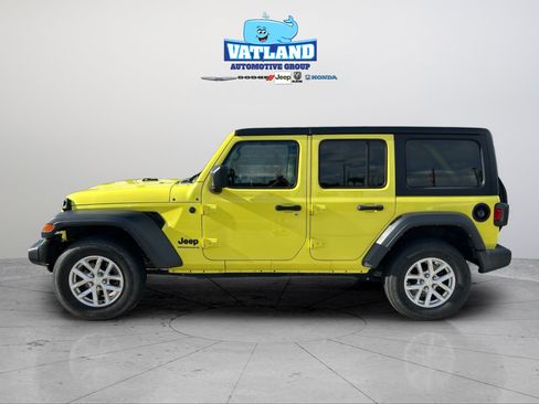 Used 2023 Jeep Wrangler Unlimited Sport AWD/4WD image 2