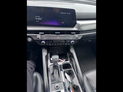 Used 2025 Kia Telluride S FWD image 17