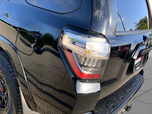 Used 2023 Toyota 4Runner SR5 AWD/4WD image 27