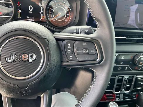 Used 2026 Jeep Gladiator Rubicon AWD/4WD image 23