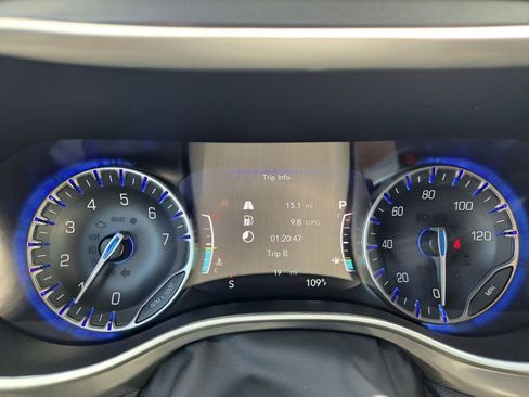 New 2025 Chrysler Voyager LX image 12