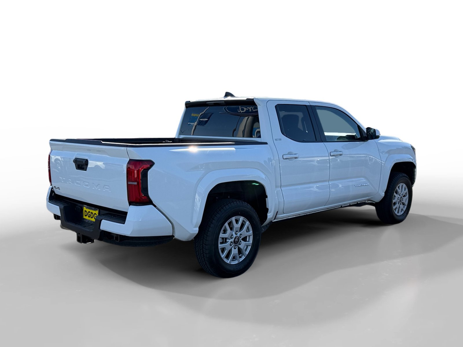 Used 2025 Toyota Tacoma SR5 AWD/4WD image 5