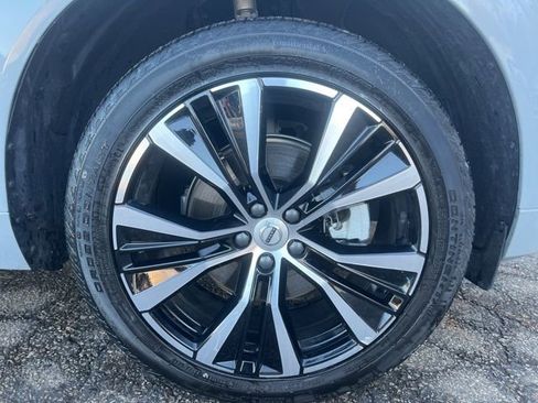 Certified 2025 Volvo XC60 B5 Plus image 12
