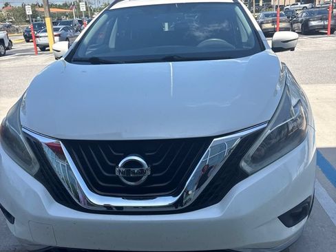 Used 2018 Nissan Murano SV w/ Premium Package FWD image 3