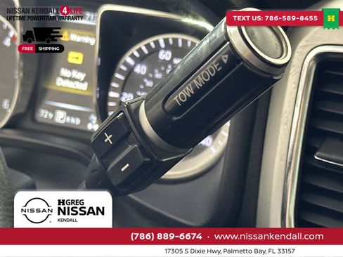 Used 2017 Nissan Titan SV image 24