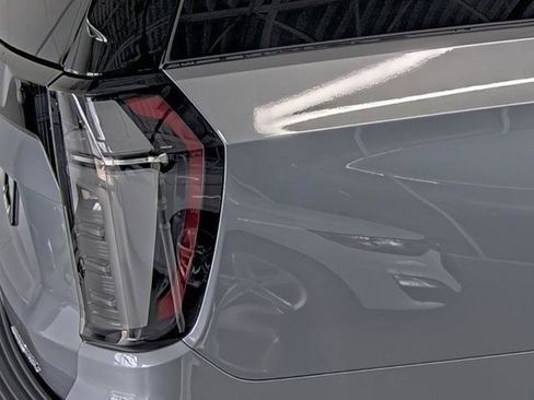 New 2026 Chevrolet Suburban Premier w/ Sun And Tow Package AWD/4WD image 15