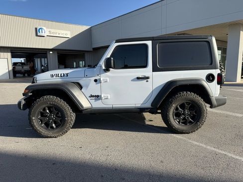 Used 2022 Jeep Wrangler Willys image 2