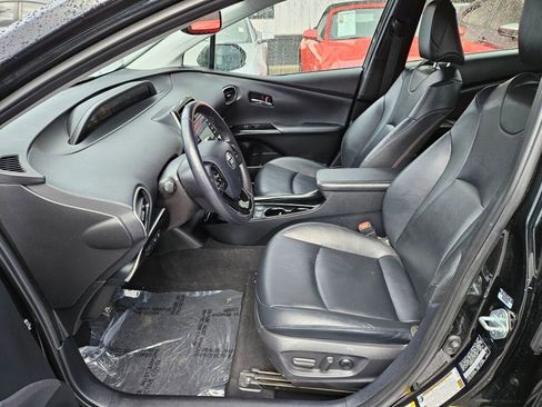 Used 2020 Toyota Prius XLE image 15