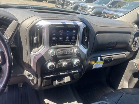 Used 2020 GMC Sierra 1500 Elevation w/ Elevation Value Package AWD/4WD image 11