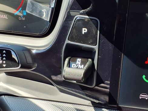 Certified 2025 Porsche Cayenne image 16