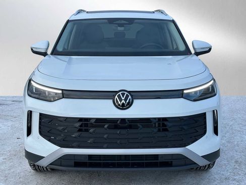 New 2026 Volkswagen Tiguan SE image 8